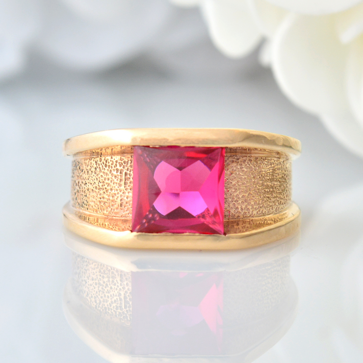 Previously Loved 10Kt Yellow Gold with Red Stone Men's Ring